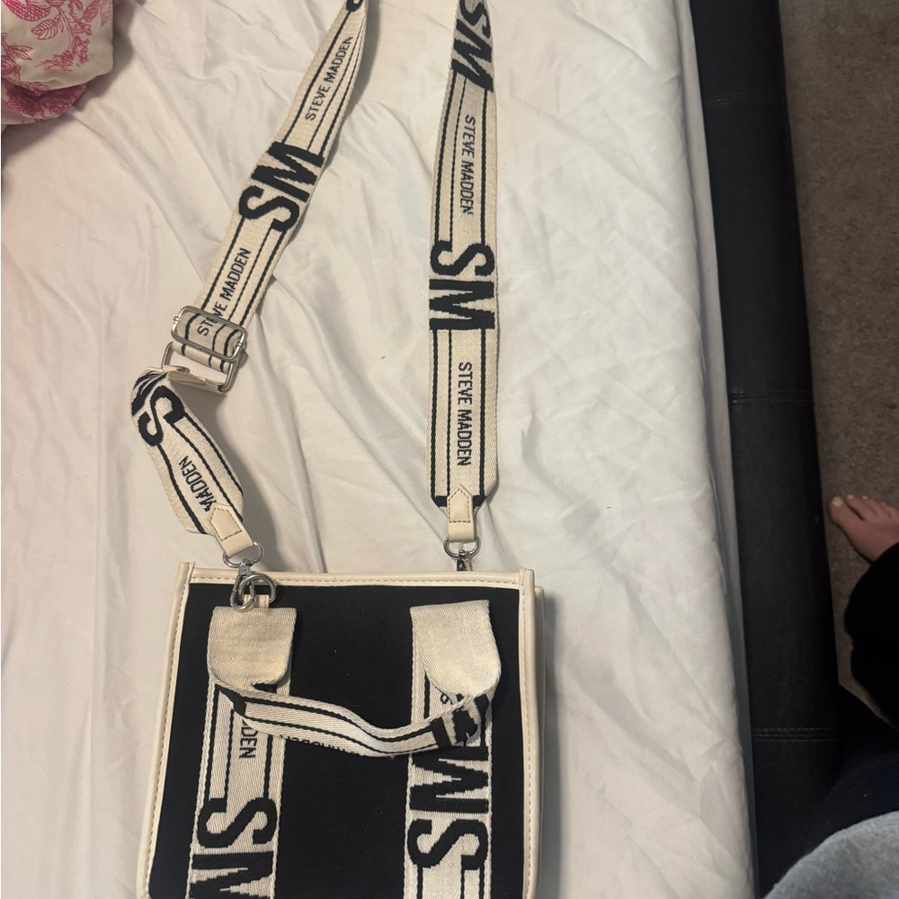 Steve Madden Cream and Black Logo Strap